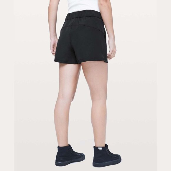 Lululemon Athletica Black Woven On The Fly Short Size 4 - 2863 - Picture 5 of 11